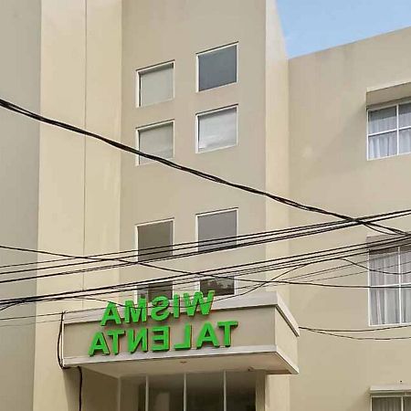 Wisma Talenta Mitra Reddoorz Джакарта Екстериор снимка