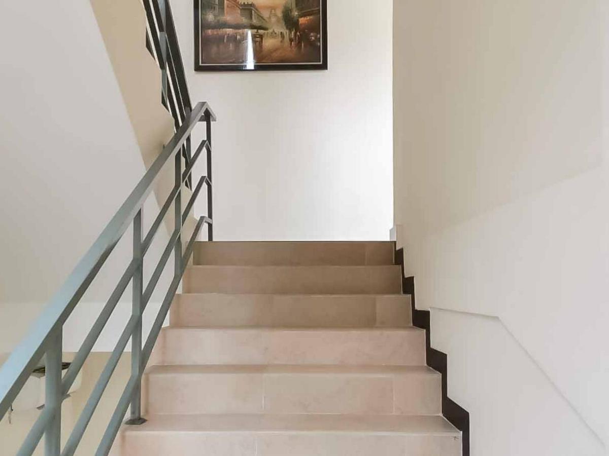 Wisma Talenta Mitra Reddoorz Джакарта Екстериор снимка