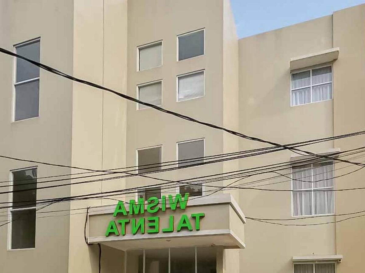 Wisma Talenta Mitra Reddoorz Джакарта Екстериор снимка