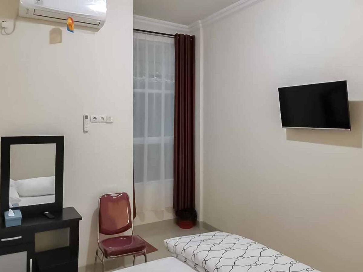 Wisma Talenta Mitra Reddoorz Джакарта Екстериор снимка