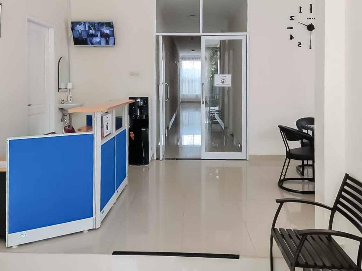 Wisma Talenta Mitra Reddoorz Джакарта Екстериор снимка